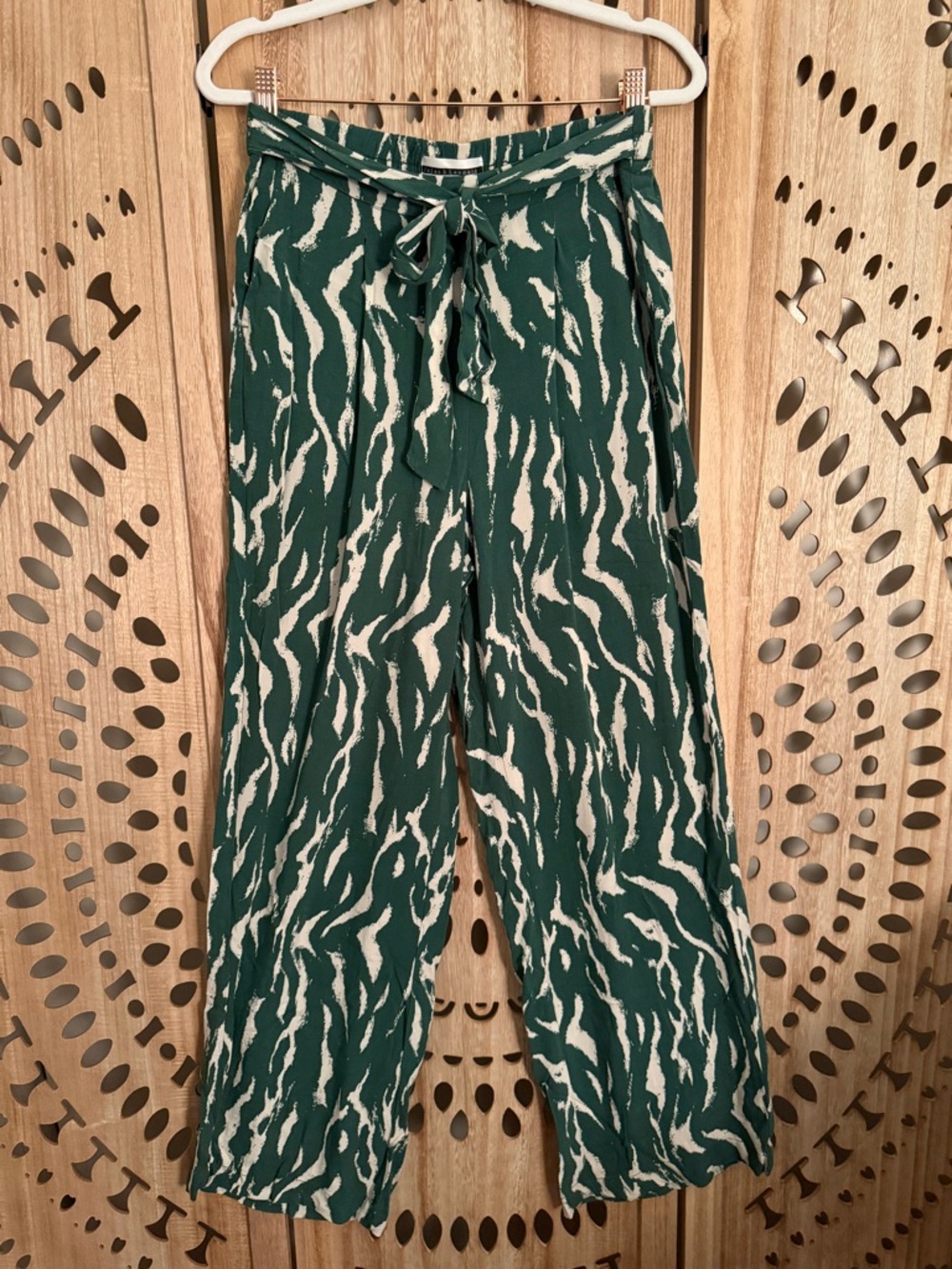 Jules & Leopold Wide Leg Green Cream Pants W/ Tie